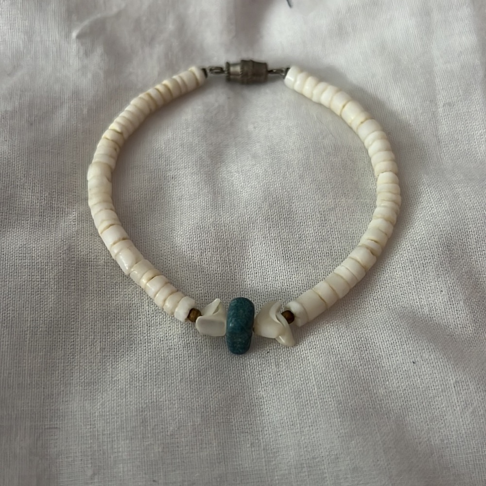 Vintage 60’s, 70’s, or 80’s anklet/ bracelet!